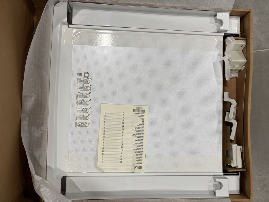 LG Kit Empilhamento para máquina lavar/secar DSTWH