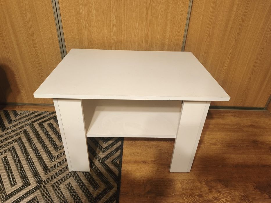 Stolik kawowy biały