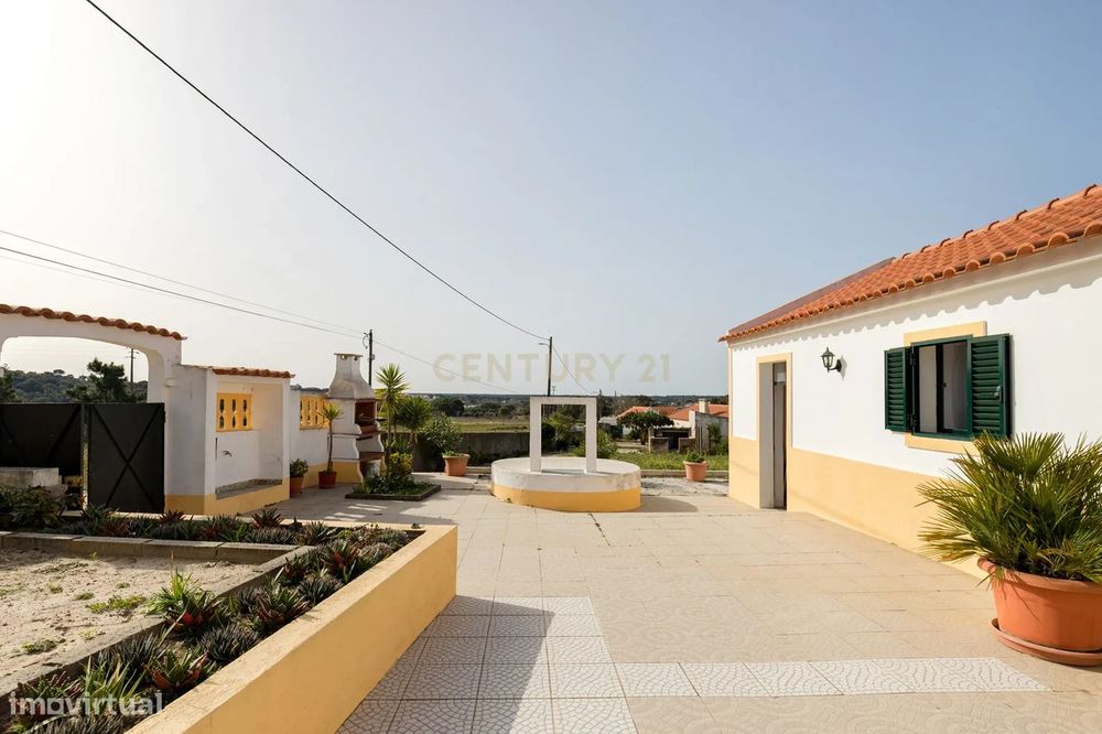 Santiago do Cacém - Quinta com Terreno Urbano a 10 min da Lagoa de San