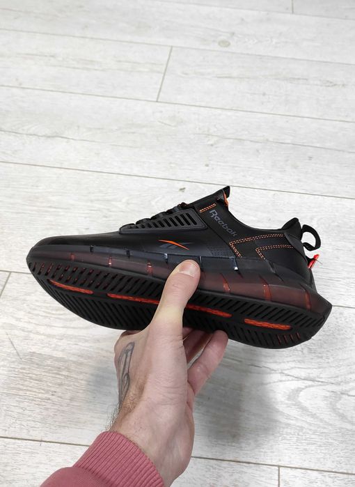 (1707) Чоловічі Кросівки Reebok Zig Kinetica чорні з помаранчевим
