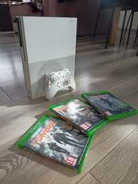 Xbox One S + 1 pad i 3 gry