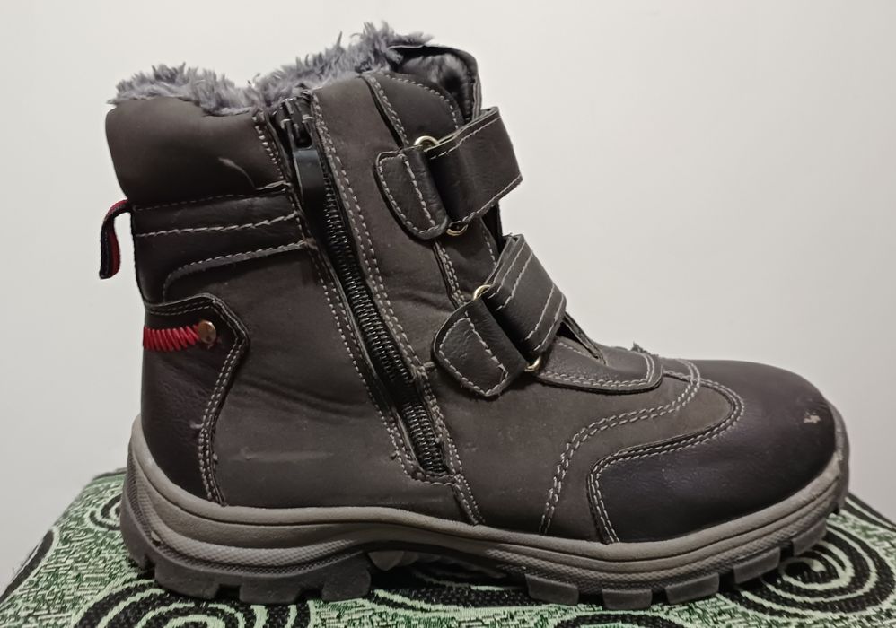 Зимові черевики на хлопчика