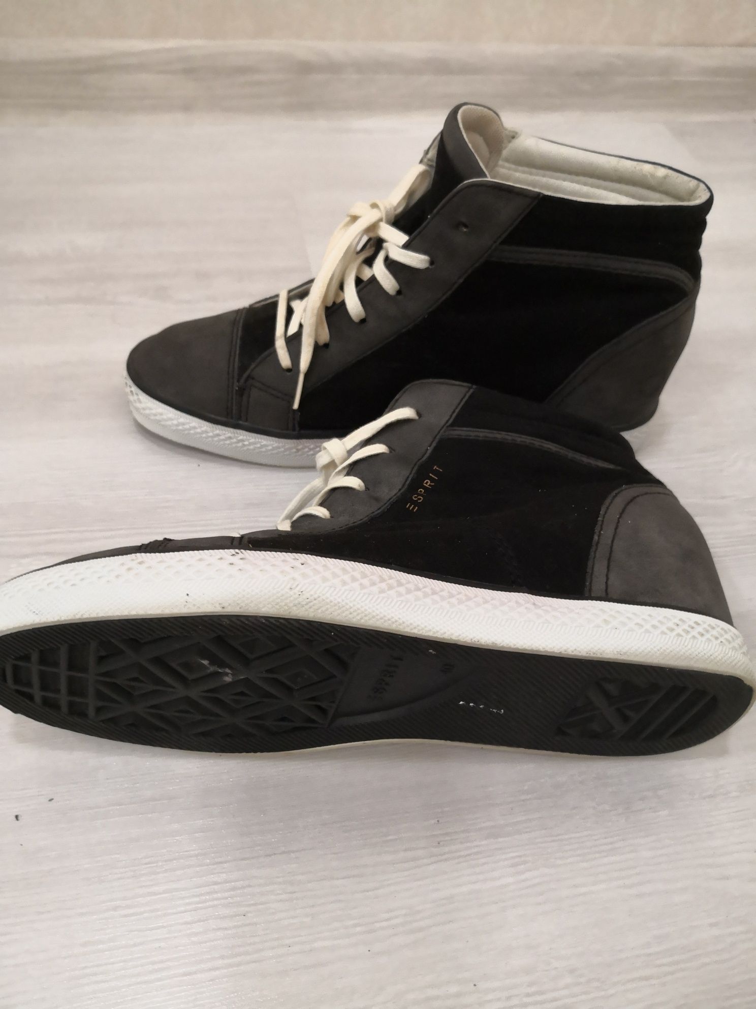 Стильні кроси, черевики Esprit р. 40