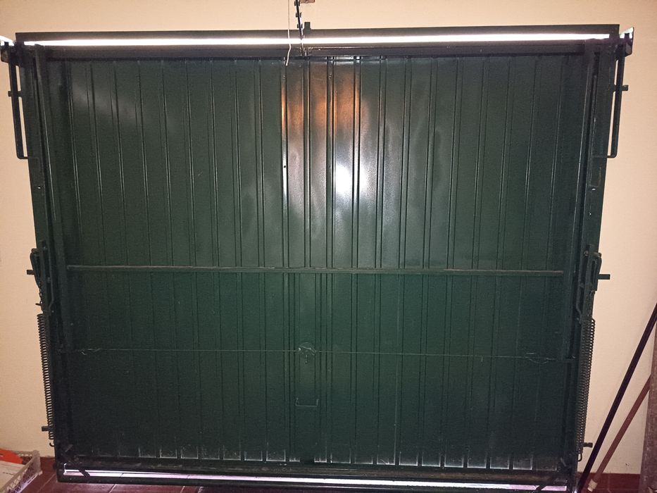 Vendo portão em ferro