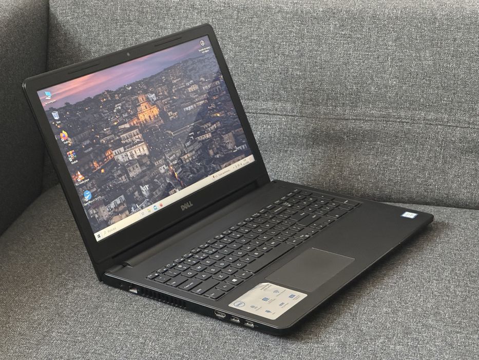 Laptop Dell Inspiron 15 3567 i3 8GB 256GB 15” LED Windows 10