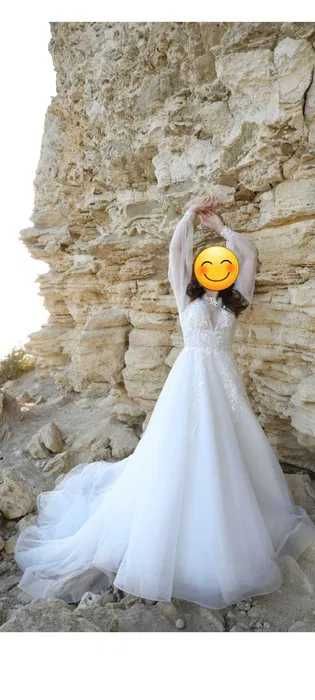 Suknia ślubna - księżniczka z trenem