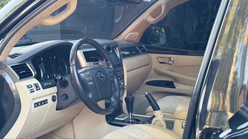 Продам свій Lexus LX 570