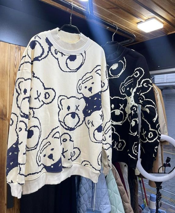 Плюшевый свитшот с мишками.