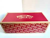 Caixa de sapatilhas Vans
