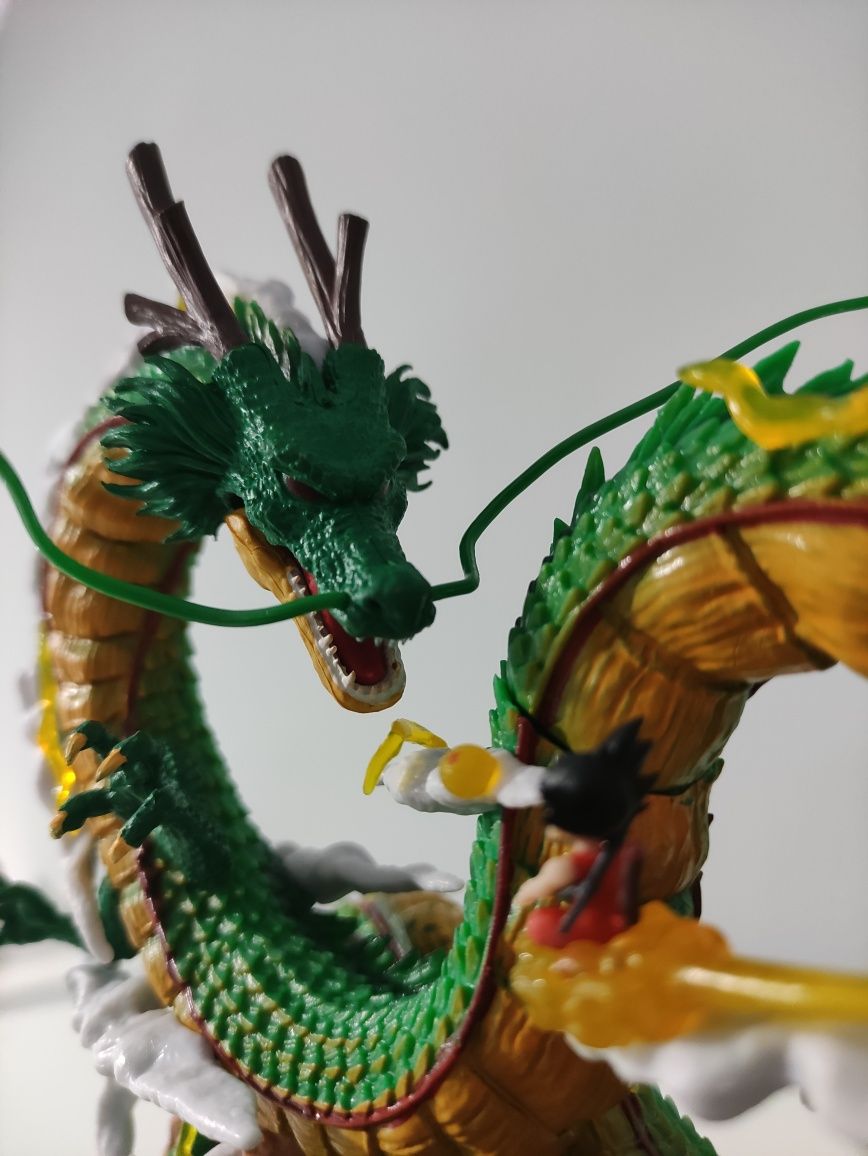 Figura Shenlong de Dragon Ball com 25cm