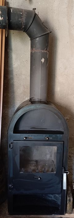 Kominek na paliwa stałe