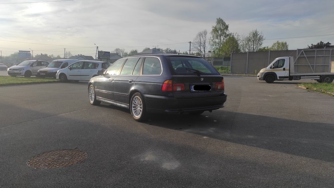 BMW E39 2.2+LPG 2003roku Bogat WYPOSARZENIE