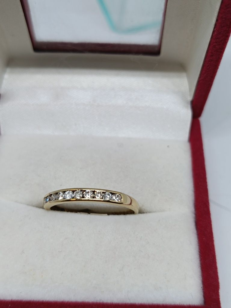 Złoty pierścionek z brylantami złoto 375 rozmiar 14