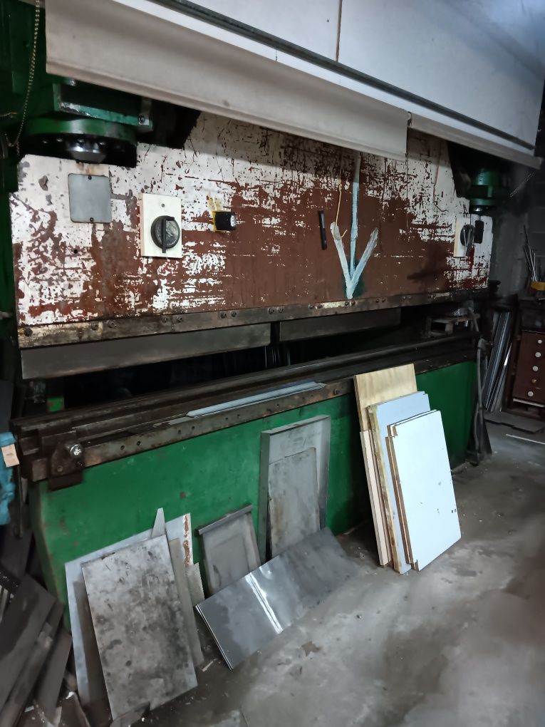 Maquinas industriais -Corte e Quinagem chapa