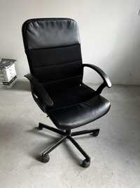 Krzesło biurowe komputerowe czarne na kólkach regulowane