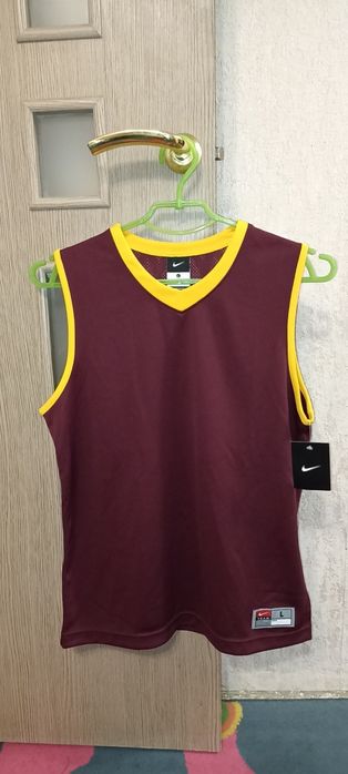 Майка Nike размер L.