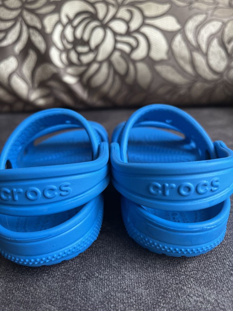 Crocs c8 сандалі сині