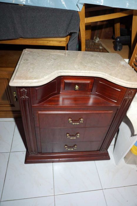 Mesa de Cabeceira Classica Mogno