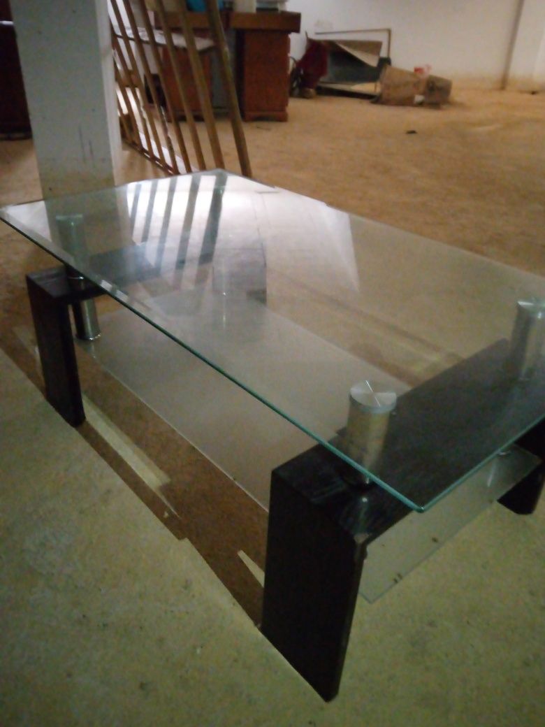 Mesa de centro de vidro