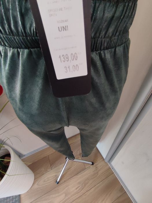 Spodnie damskie, zielone, logowany ściągacz Olavoga,imitacja skóry,