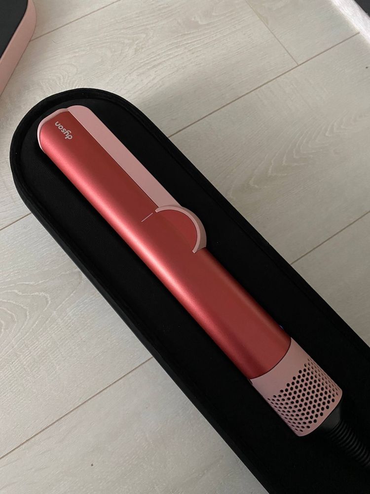 Dyson Airstrait HT1