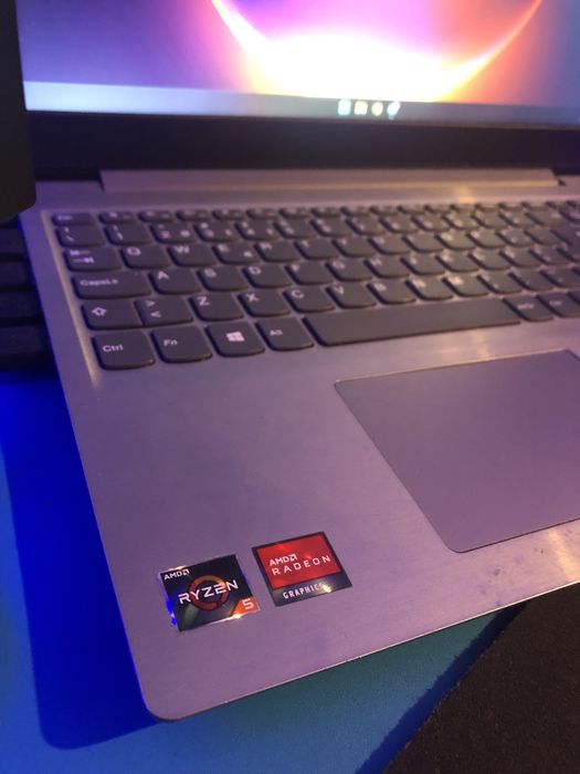 Portátil Lenovo cinza como novo