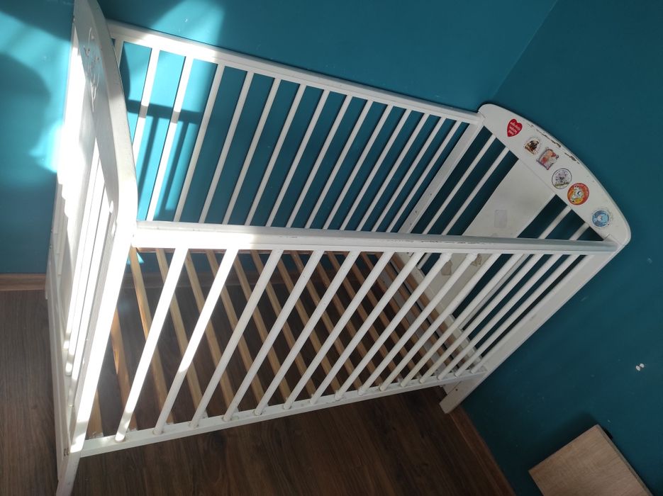 Łóżeczko dziecięce z szufladą