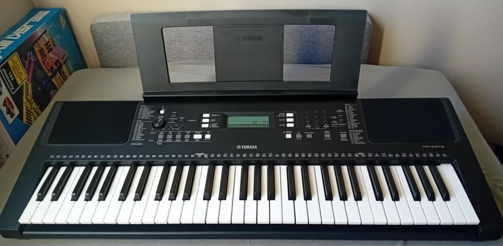 Keyboard  Yamaha   PSR E373