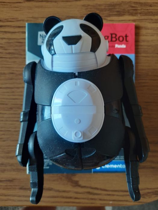 Robot Panda na baterie