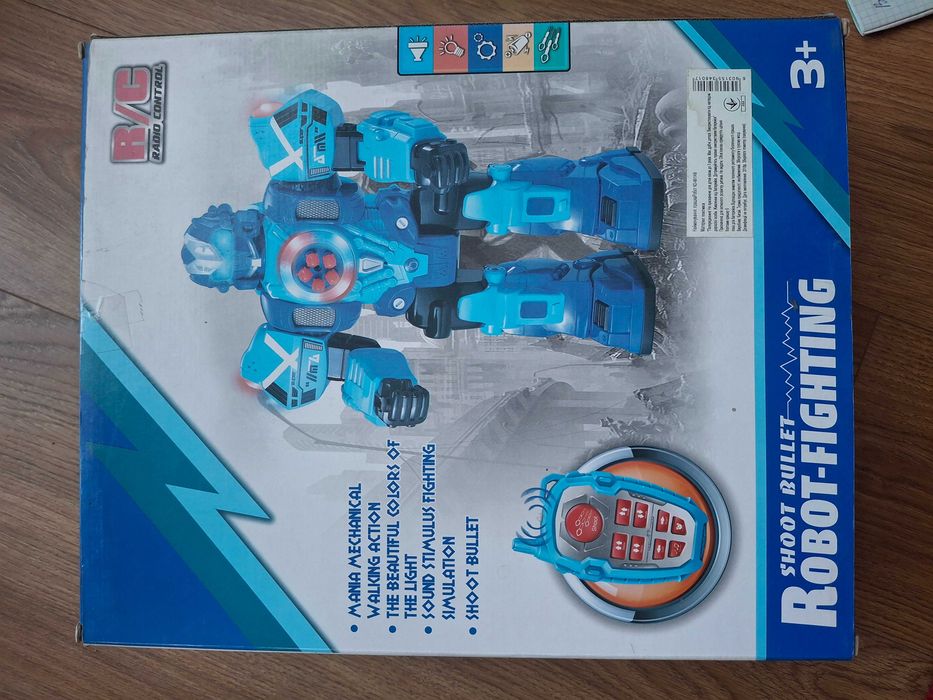 Робот стреляет танцует ходит звук свет