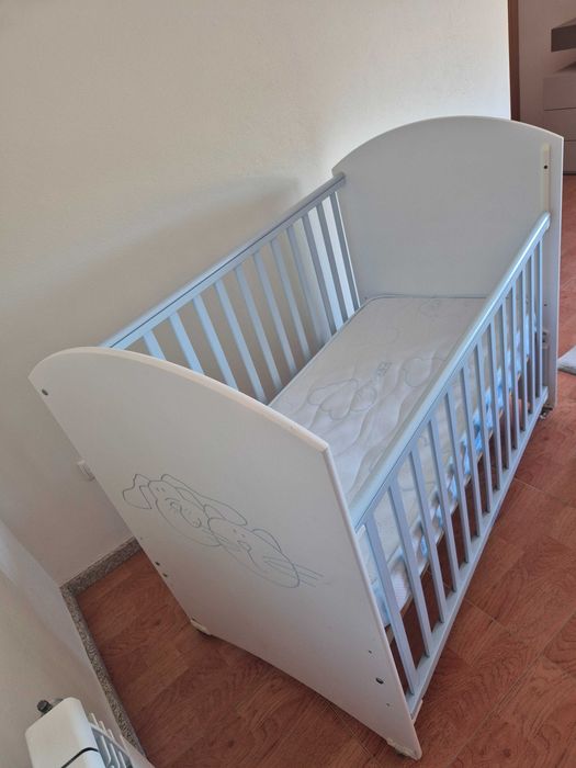 Cama de bebe marca zippy