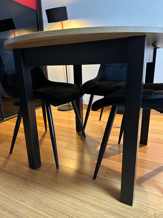 Stół rozkładany + 4 Krzesła