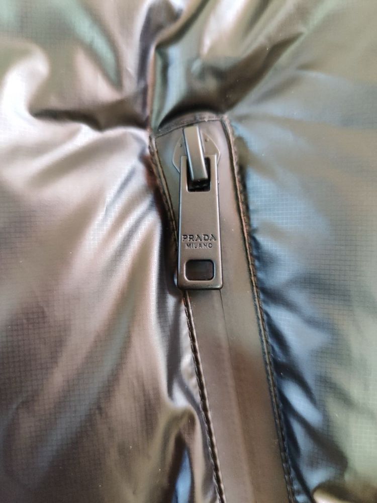 Prada пуховик на зиму
