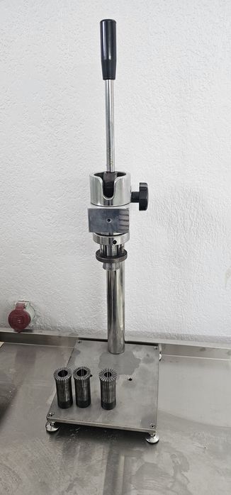 Станок для завальцовки (обжима) флаконов для духов