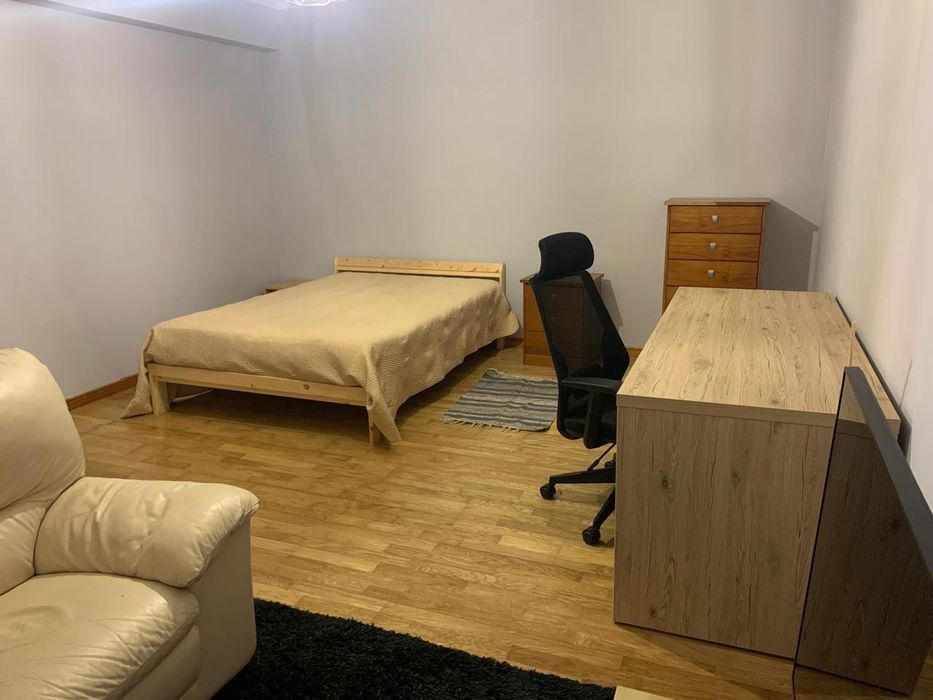 3 Quartos Amplos Para Arrendar em Casa Remodelada