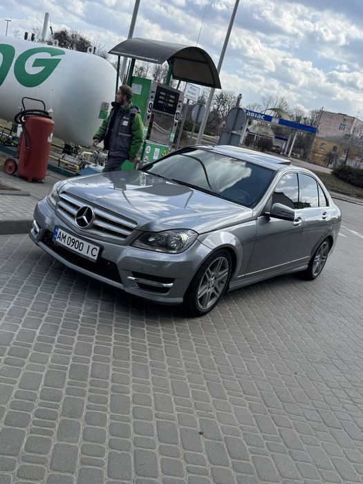 Продам мерседес w204 в дуже класному стані, всі деталі за телефоном!!!