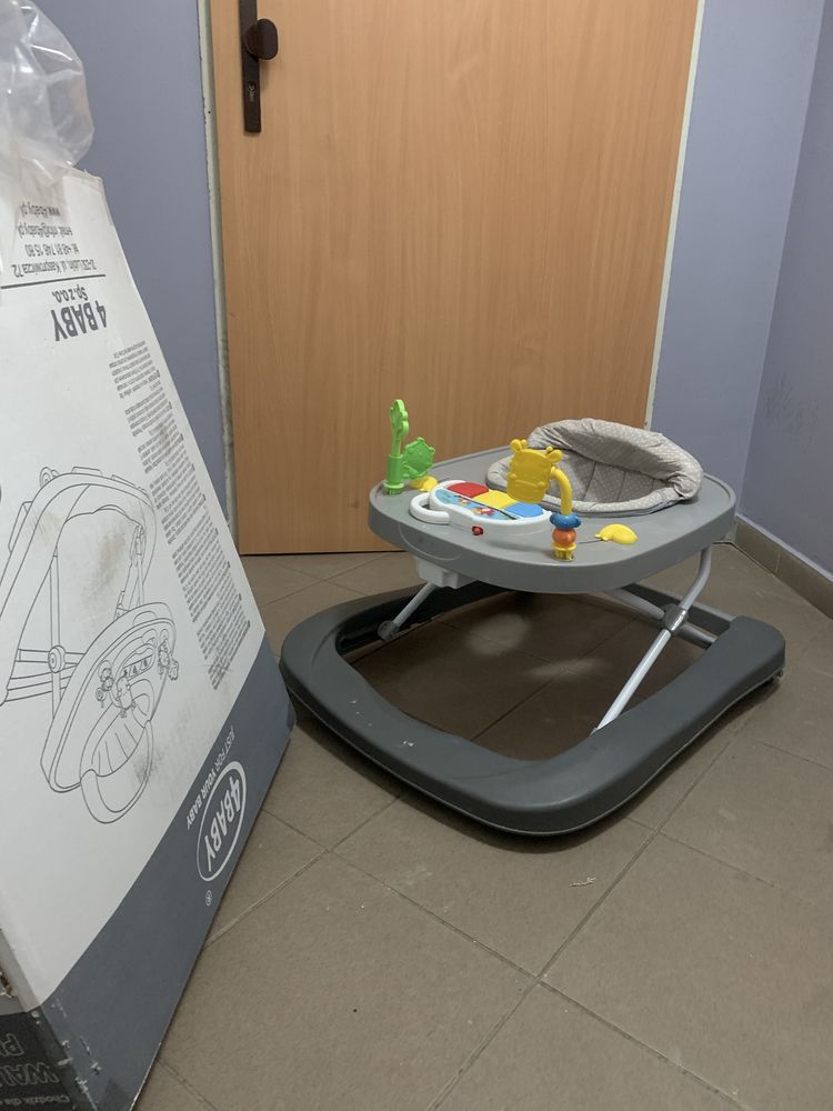 Chodzik dla dziecka firmy 4 BABY