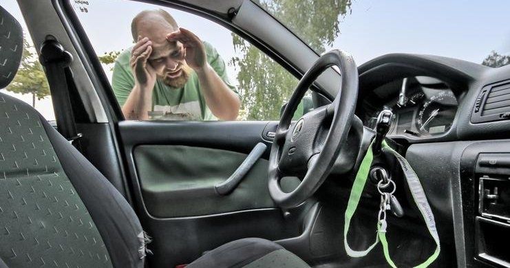 Awaryjne otwieranie samochodów aut beż uszkodzeń 24/7