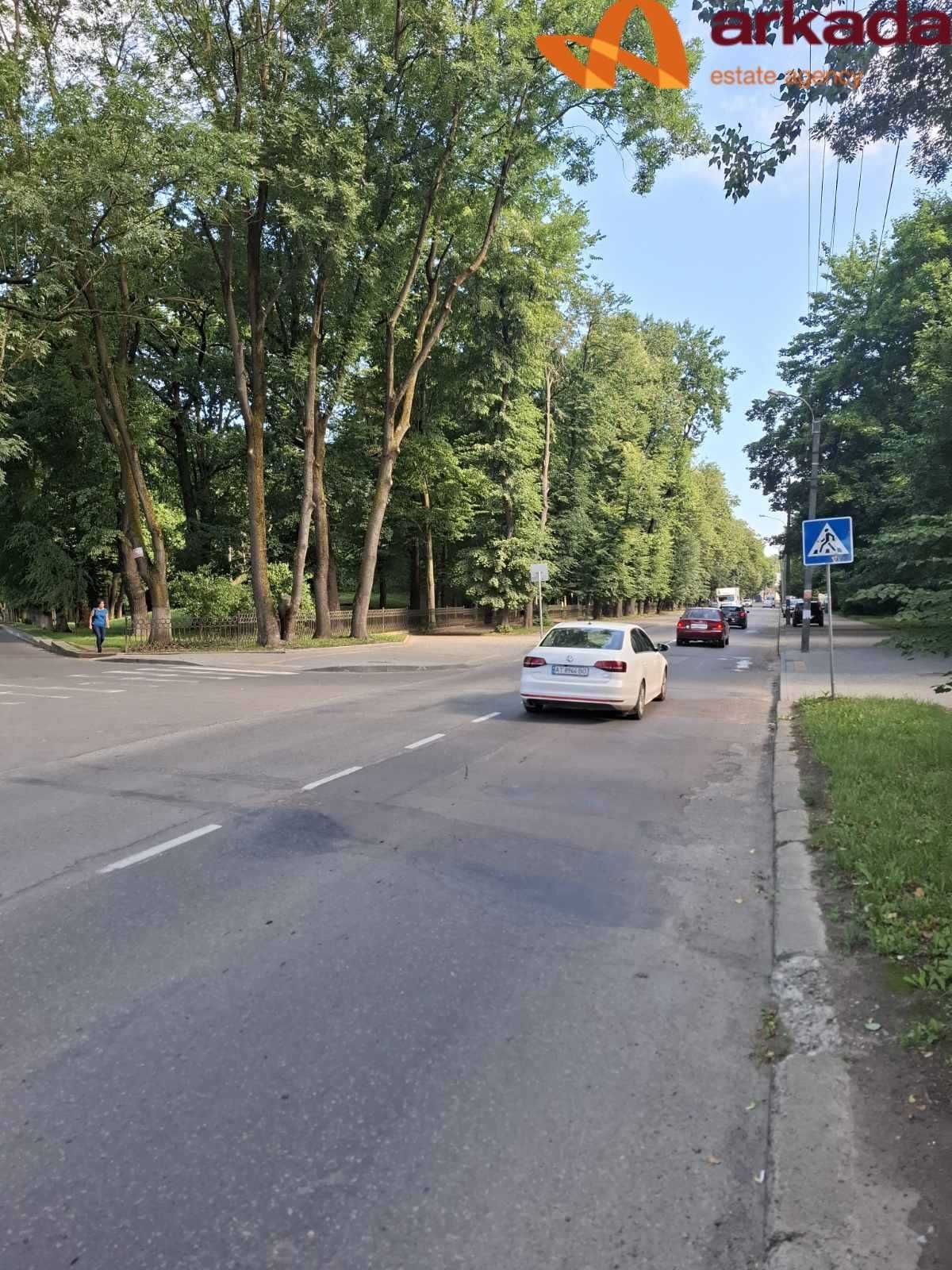 Продаю приміщення біля Парку Шевченка. 96м2.