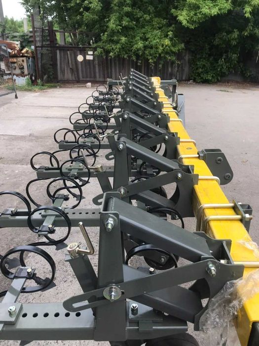 Культиватор міжрядний (просапний) універсальний КПУ-5,6