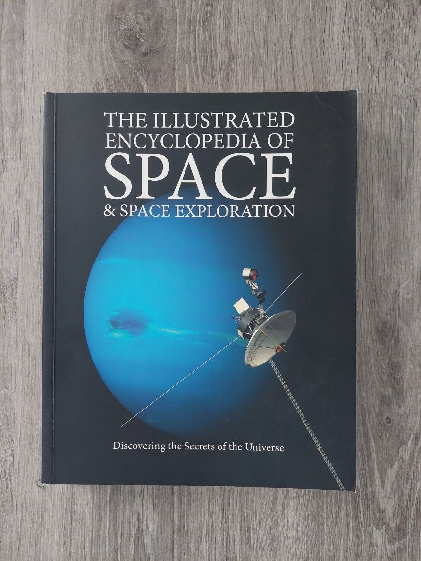 Livro "the illustrated  encyclopedia of space & space exploration