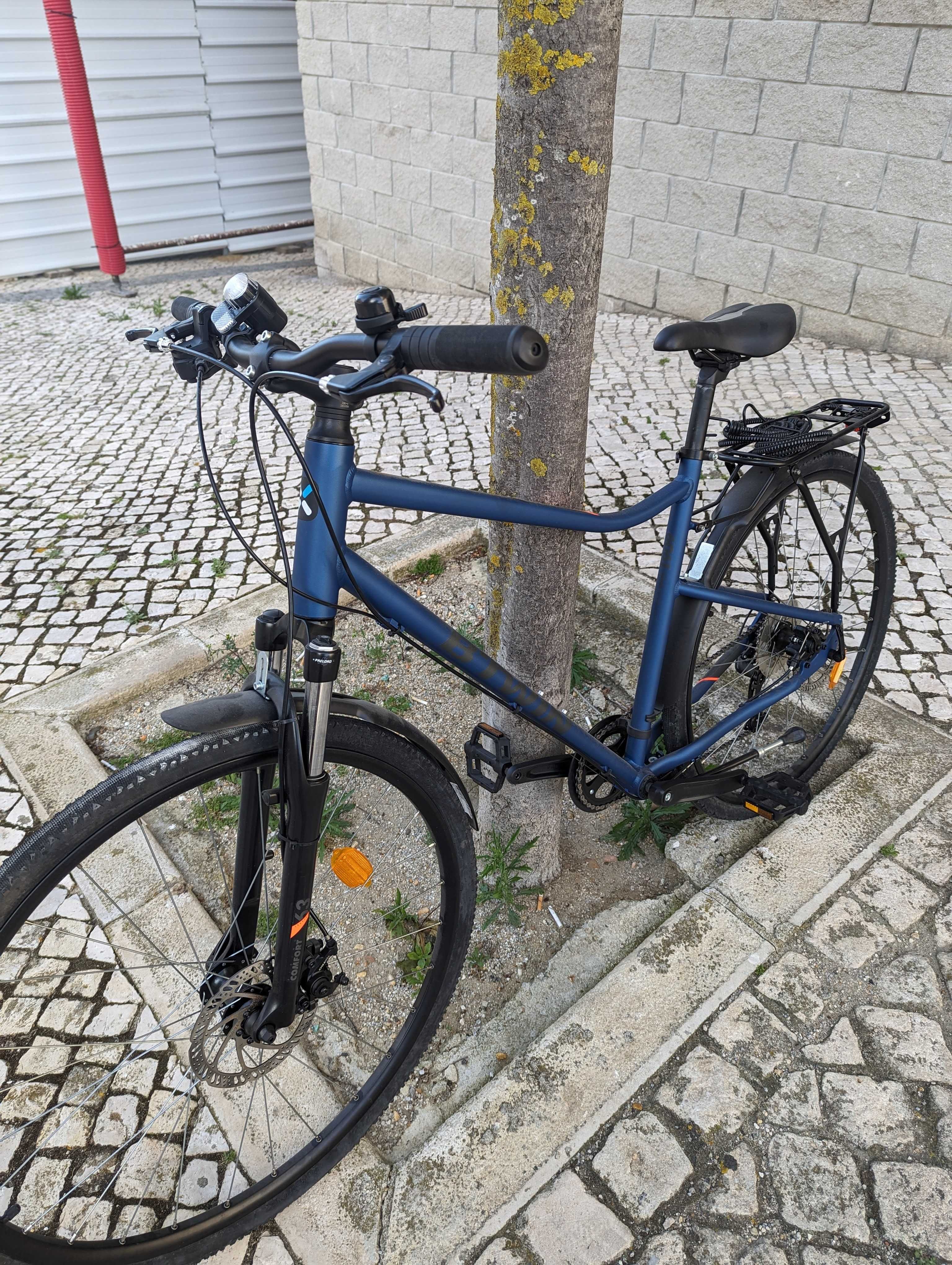 Bicicleta usada riverside 500L em azul escuro