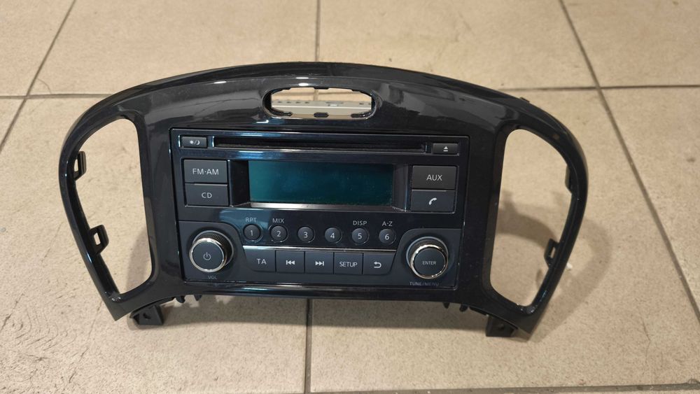 Radio Nissan Juke z ramką