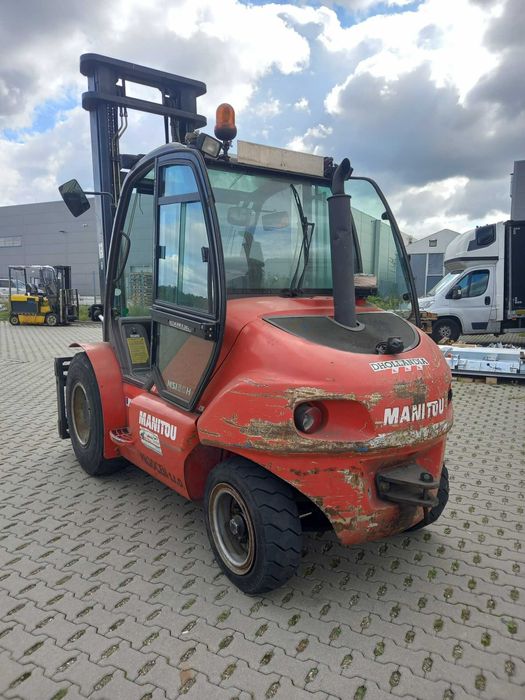 Wózek widłowy MANITOU