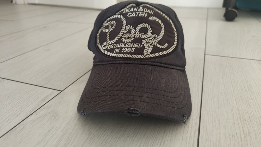 Czapeczka Dsquared2 granat