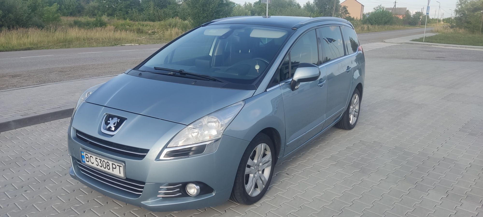 Легковий автомобіль