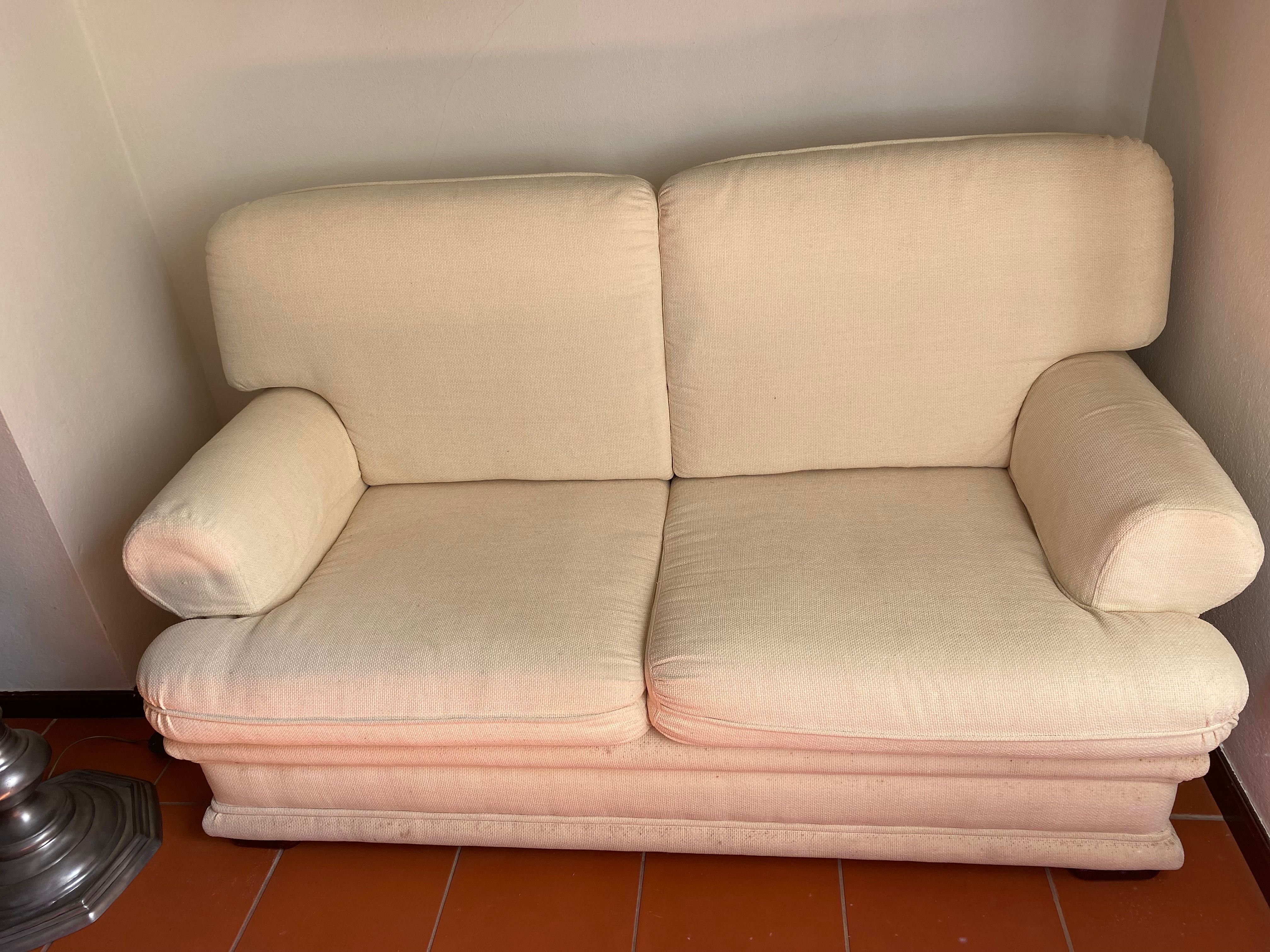 Sofá-cama  (1,65x 0,95) , almofadas amovíveis e lavaveis, aveludado