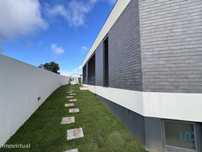 Casa / Villa T3 em Bougado (São Martinho e Santiago) de 222,00 m2