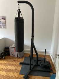 Saco de boxe com suporte