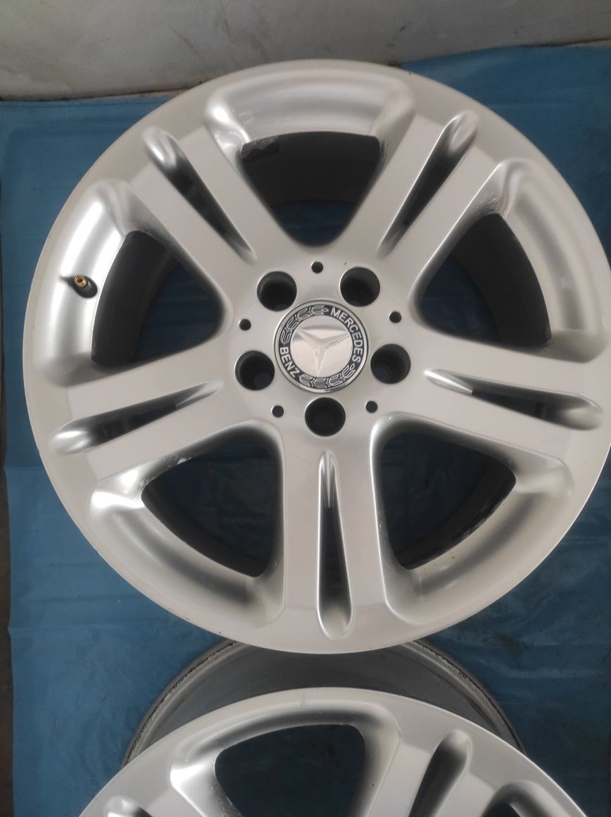 561 Felgi aluminiowe ORYGINAŁ MERCEDES R 17 5x112 otwór 66,6